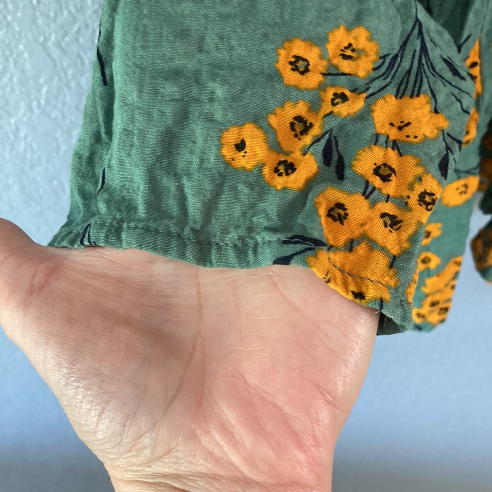 Shein Curve Peasant Blouse 4X - Picture 3 of 8